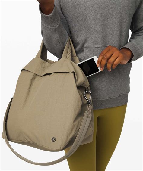 on my level bag dupe